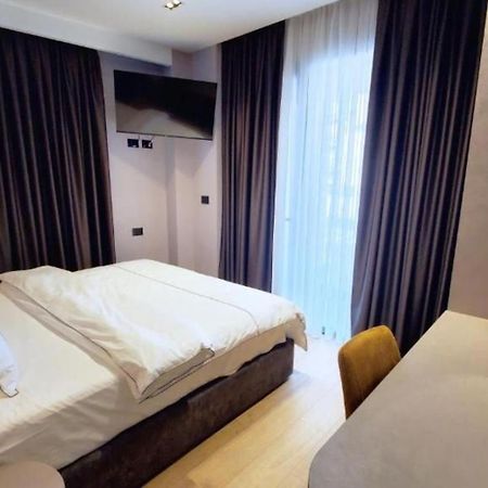 Starlight Hotel ติรานา ภายนอก รูปภาพ